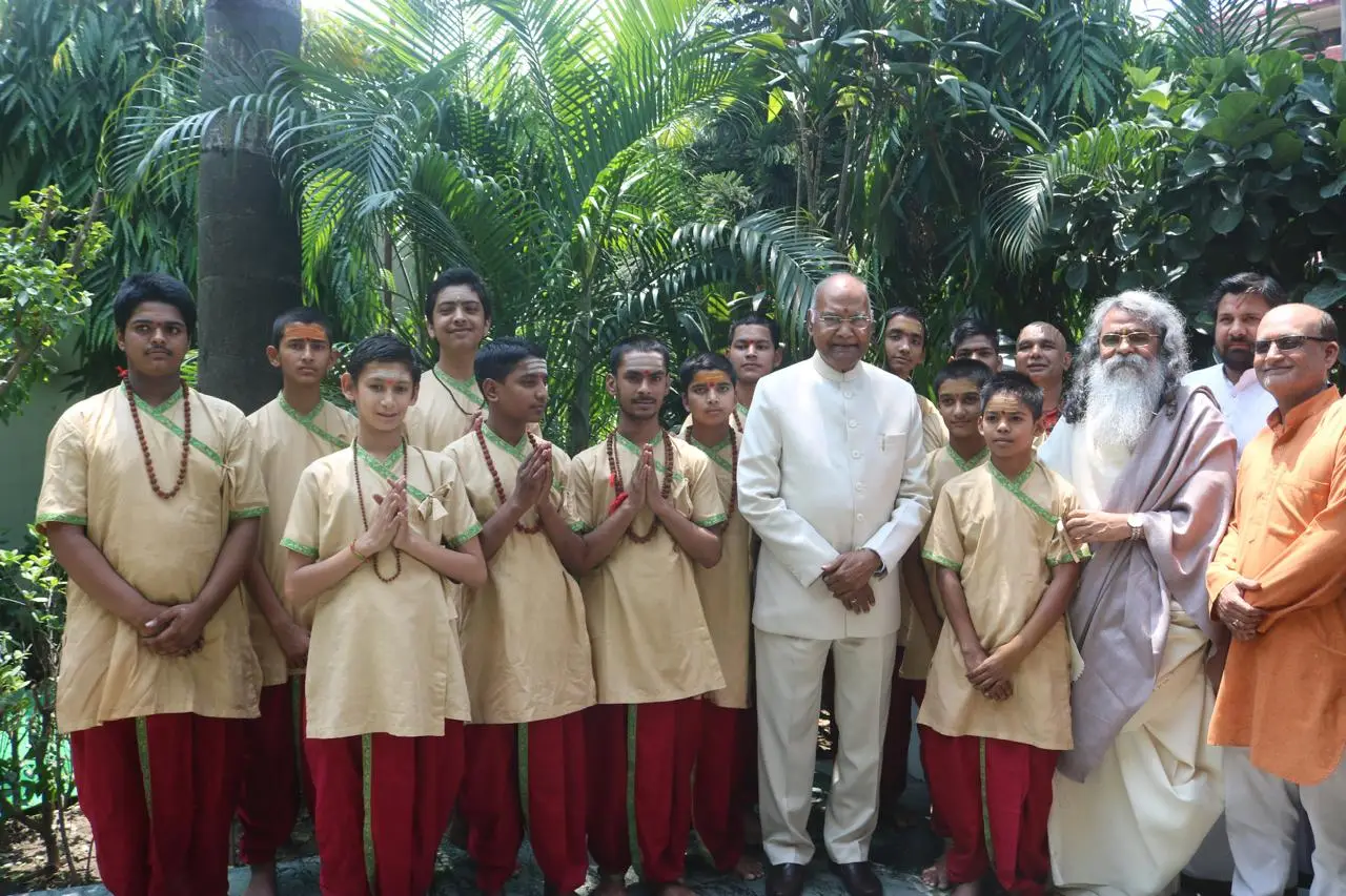 Group photograph with ashram disciples